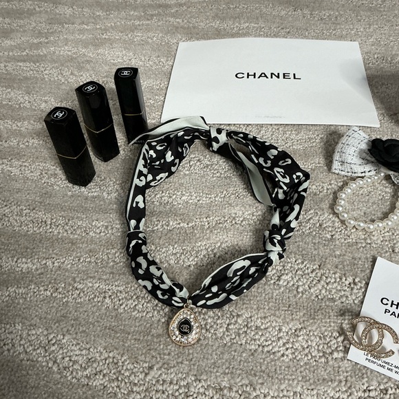 Chanel Black and White Beautiful Bundle - Picture 16 of 16